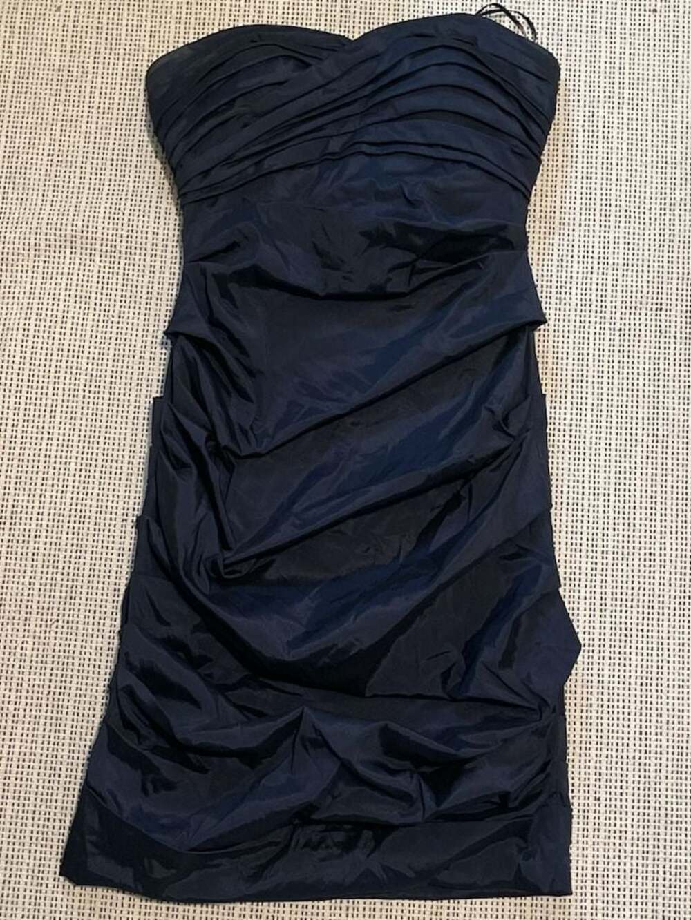 THEIA Strapless Ruched Cocktail Dress Size 6